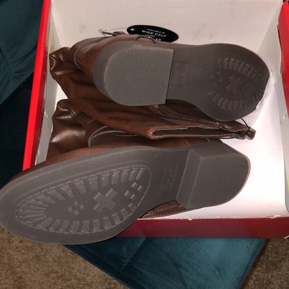 Wide Calf Dark Brown leather Knee Boot - Picture 4 of 4